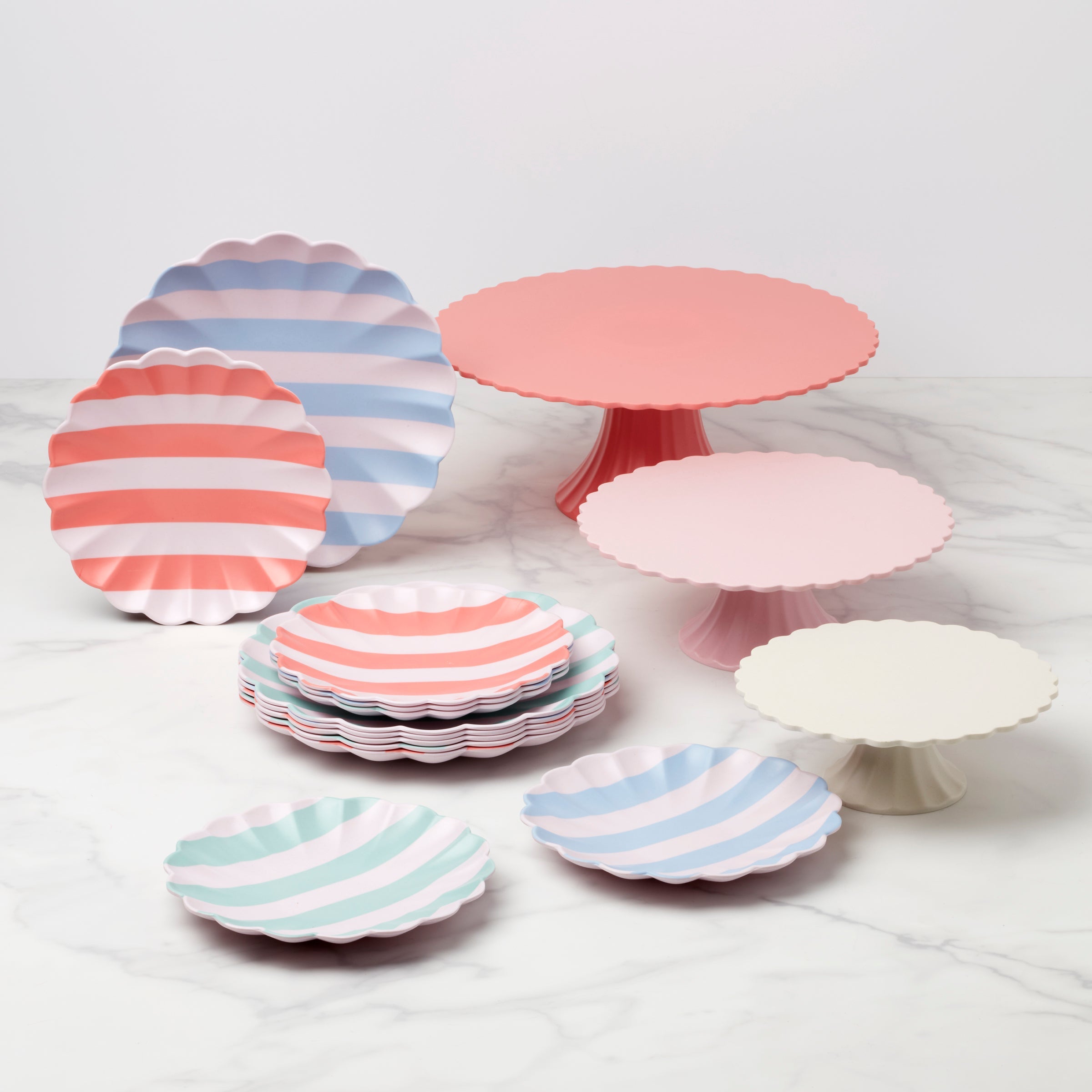 Medium Reusable Bamboo Cake Stand. Pink - Image 5