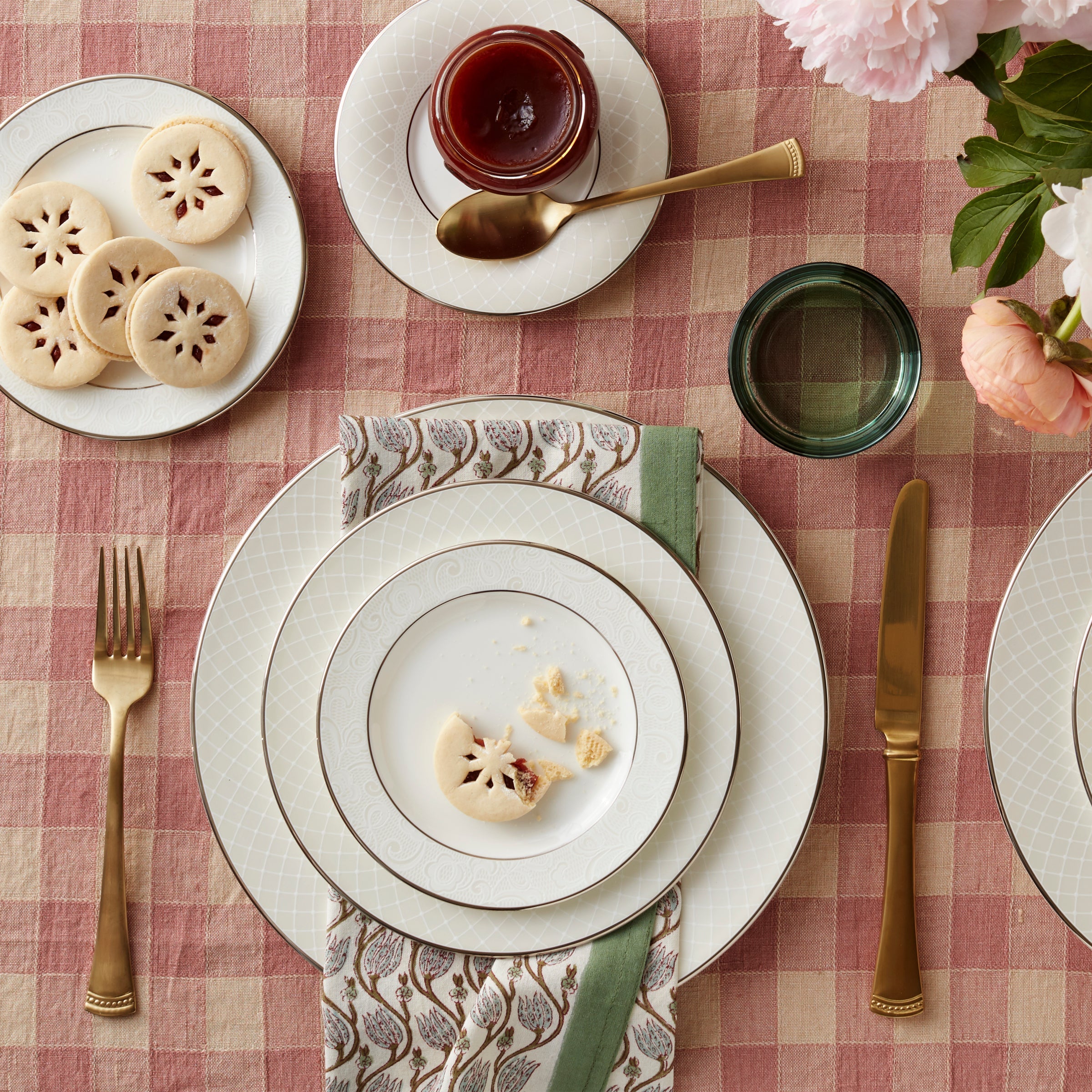 Venetian Lace Dinner Plate - Image 3