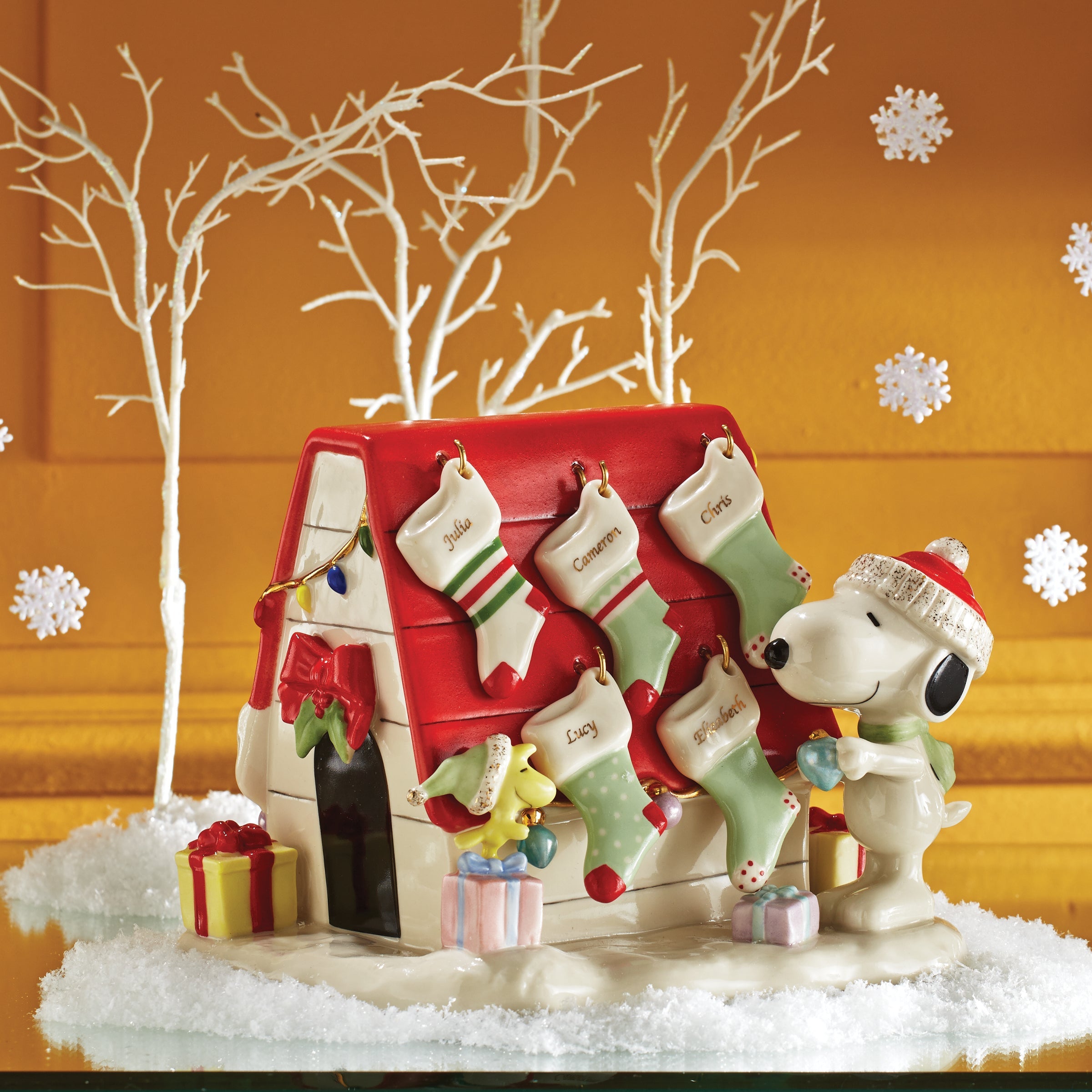 Snoopy's Christmas D??cor for You Figurine - Image 5