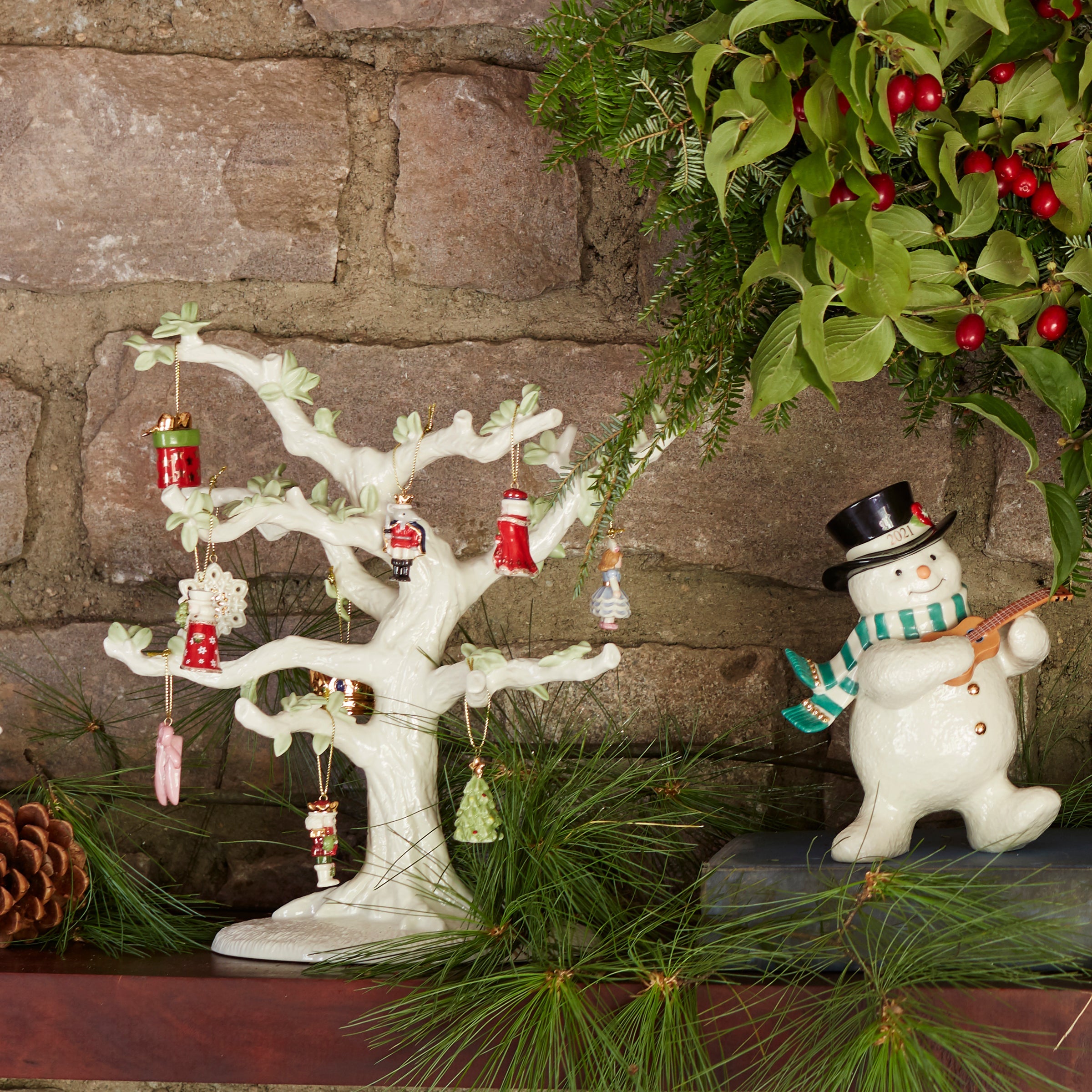 Twelve Days Of Christmas 13-Piece Ornament & Tree Set - Image 4