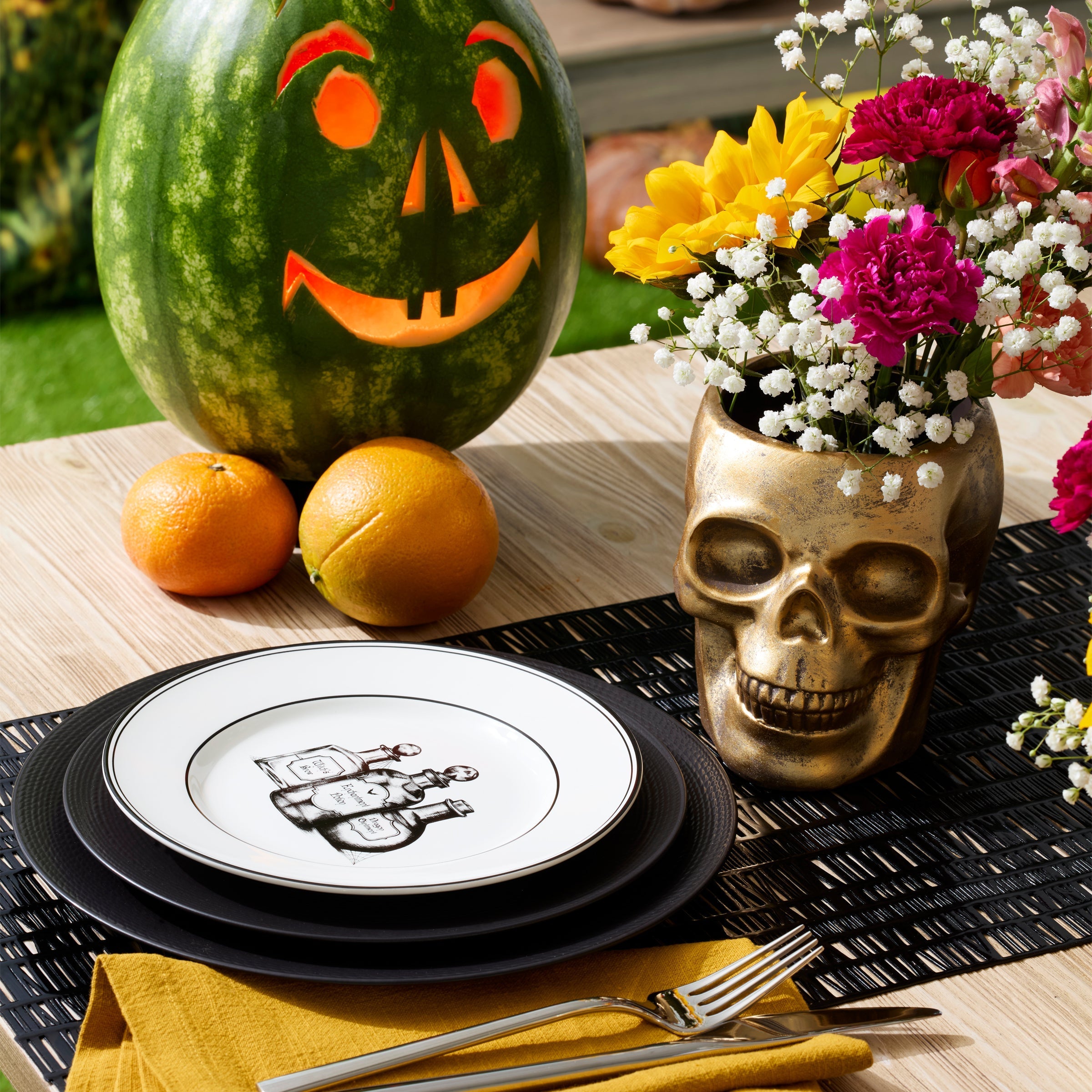 Vintage Halloween Dessert Plates - Set of 4 - Image 3