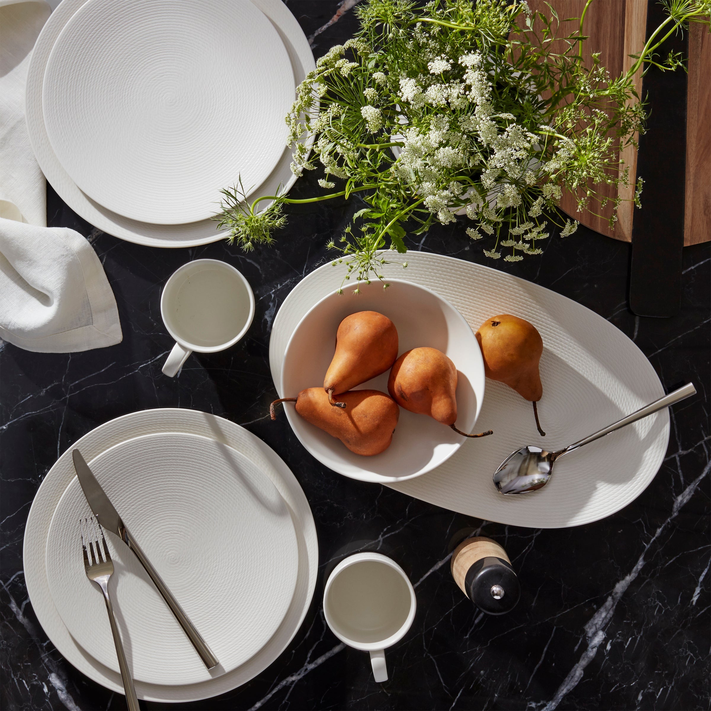 LX Collective White Oval Tray - Image 4