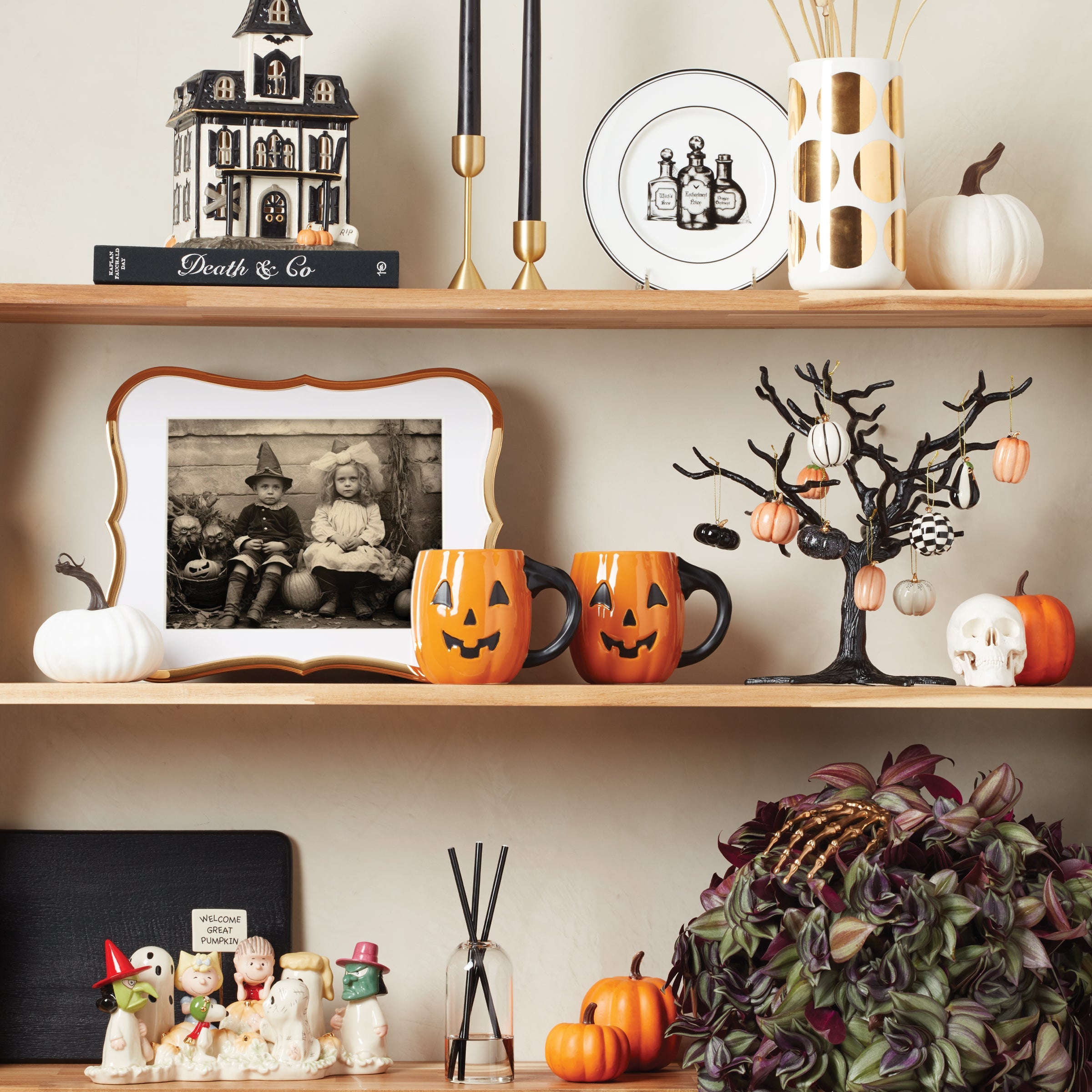 Vintage Halloween Dessert Plates - Set of 4 - Image 2