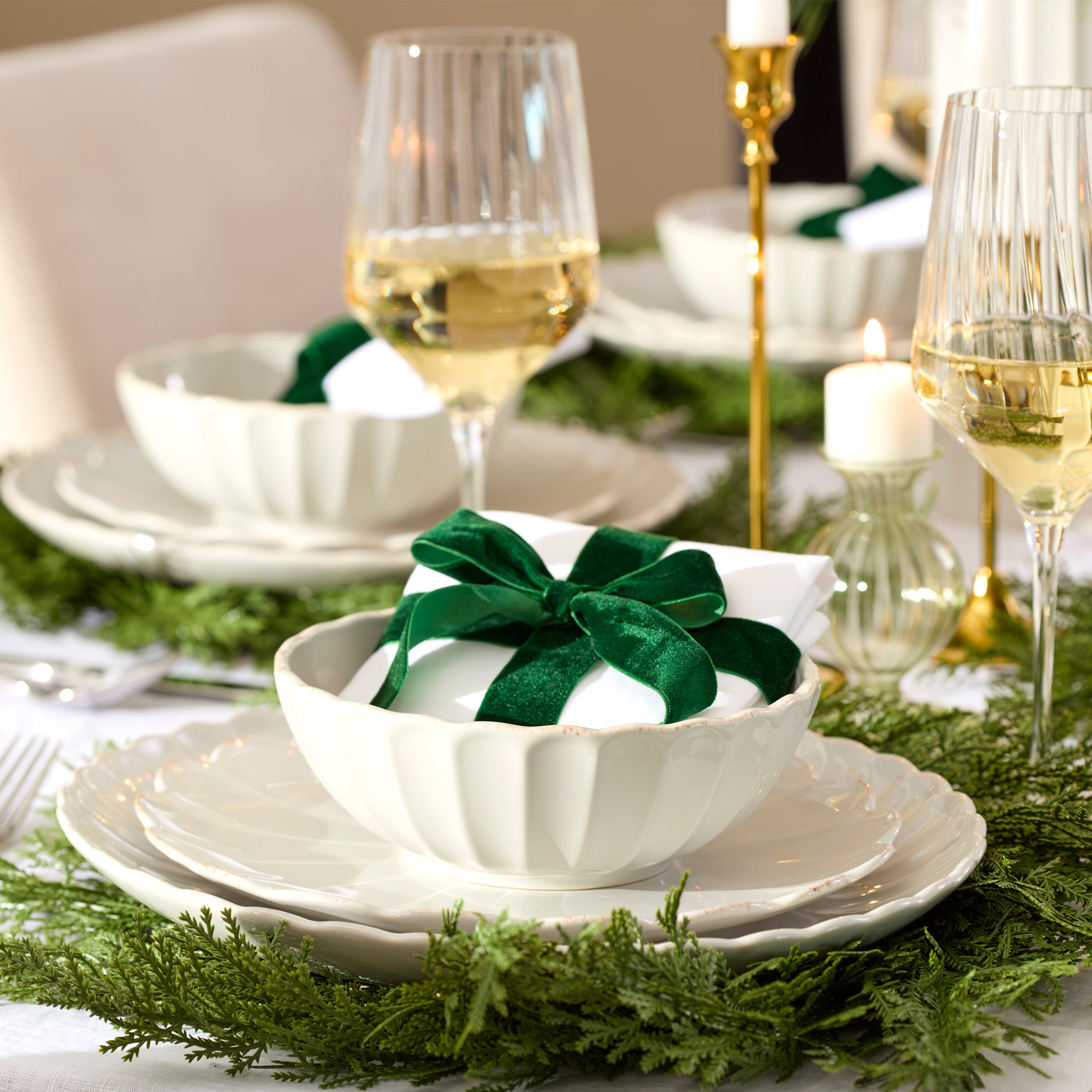 French Perle Scallop 4-Piece Place Setting - Image 4