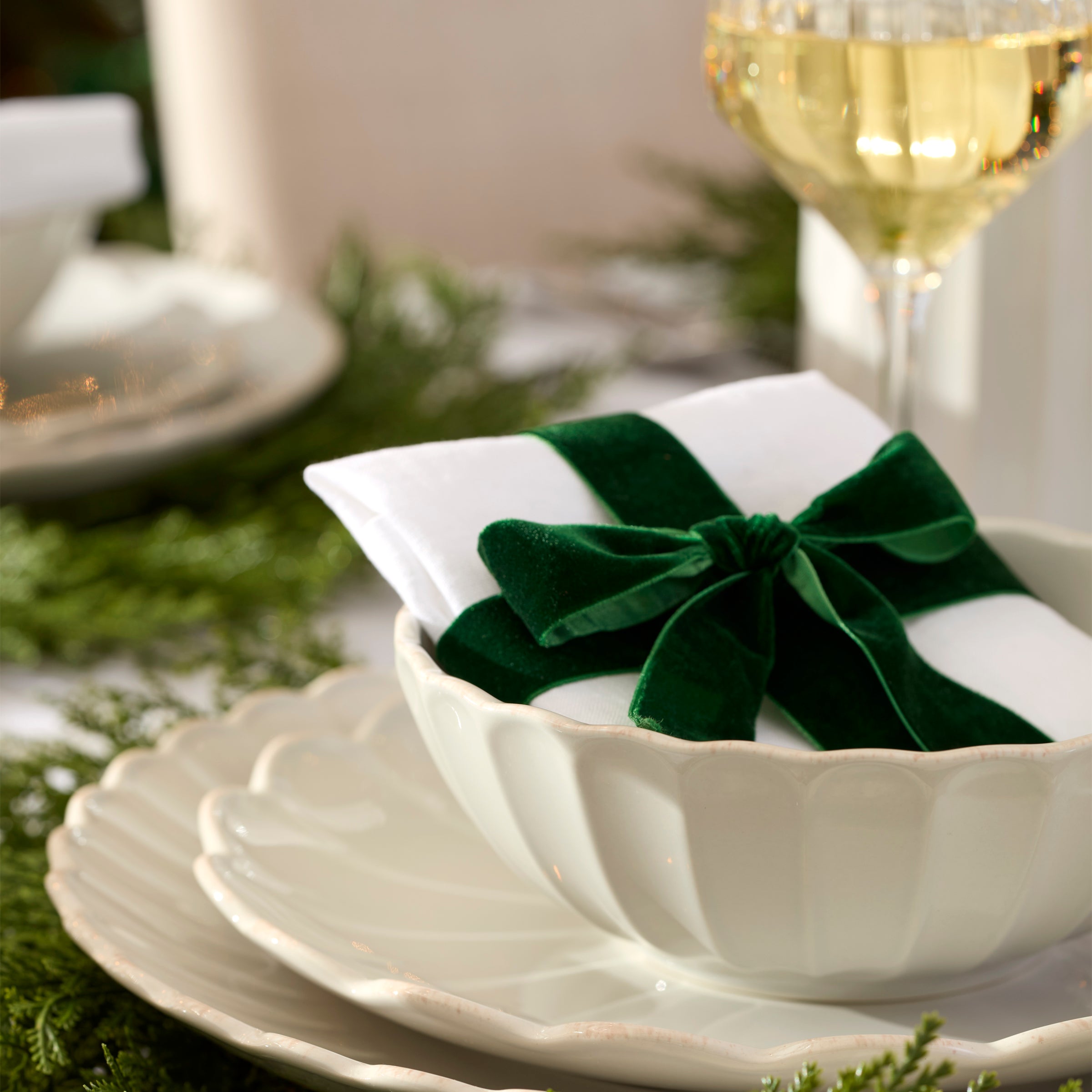 French Perle Scallop 4-Piece Place Setting - Image 5