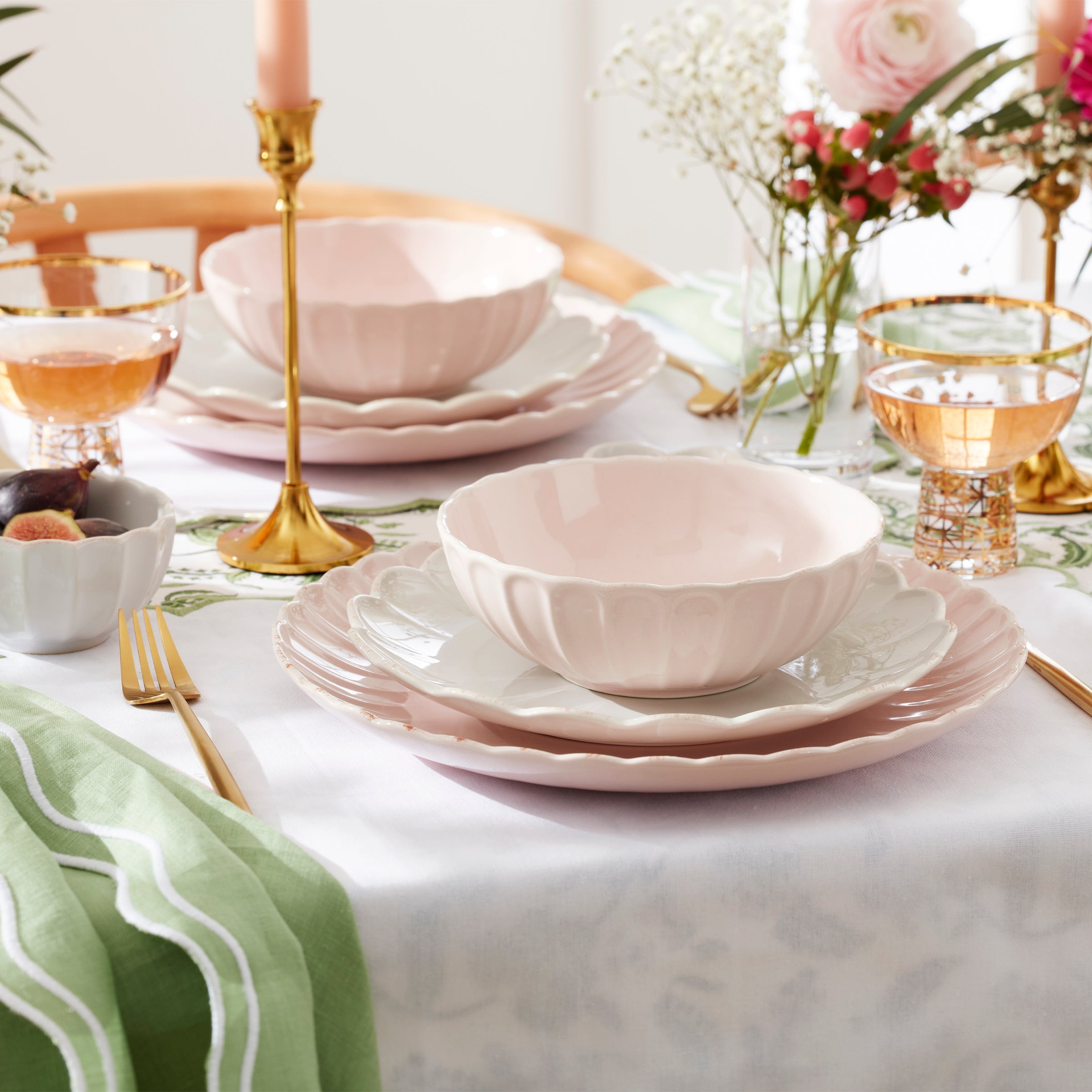 French Perle Scallop Blush 12-Piece Dinnerware Set - Image 4