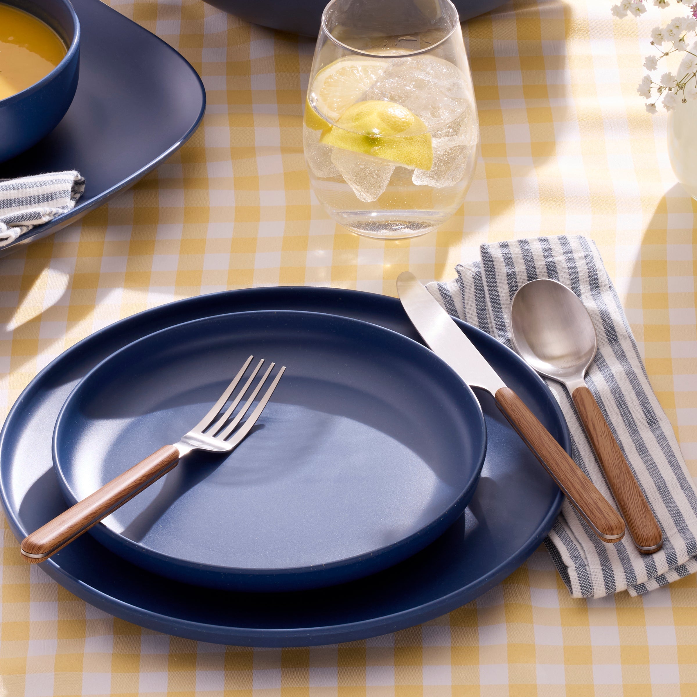 24 Seven Mirror Faux Wood Handle 12 Piece Flatware Set - Image 4