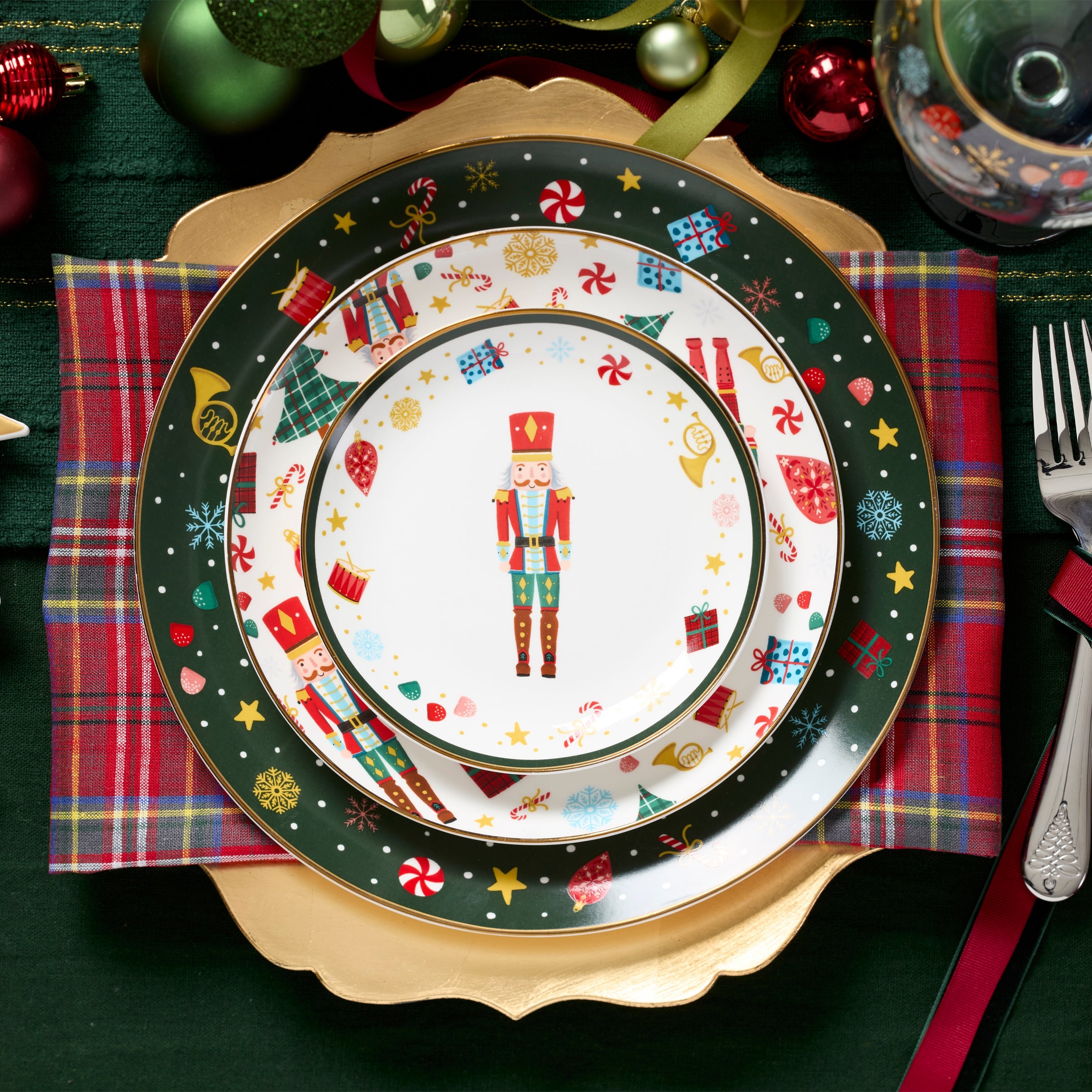 Nutcracker Ballet Accent Plates - Set of 4 - Image 3