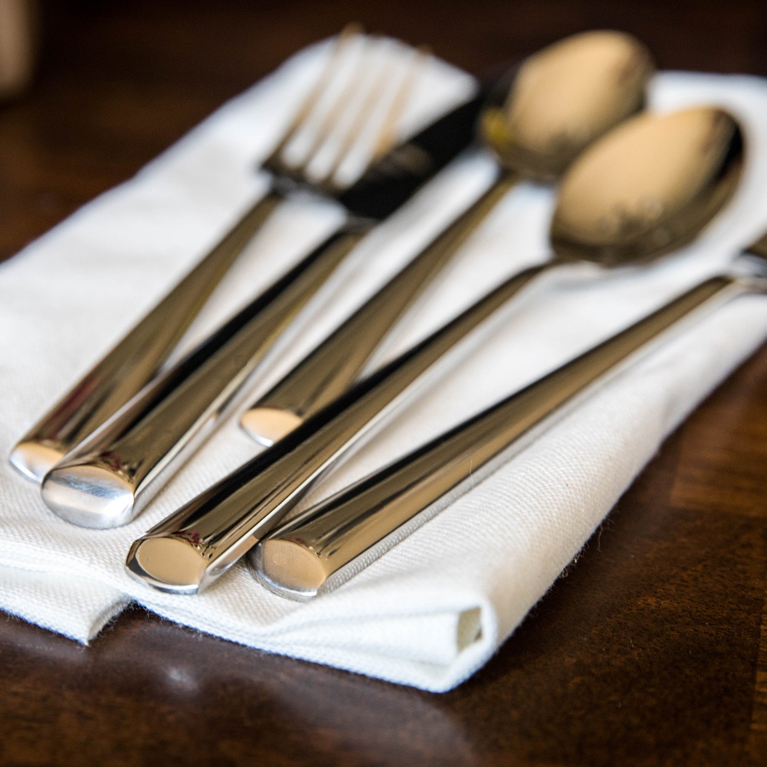 Gilda Mirror 20 Piece Flatware Set - Image 2