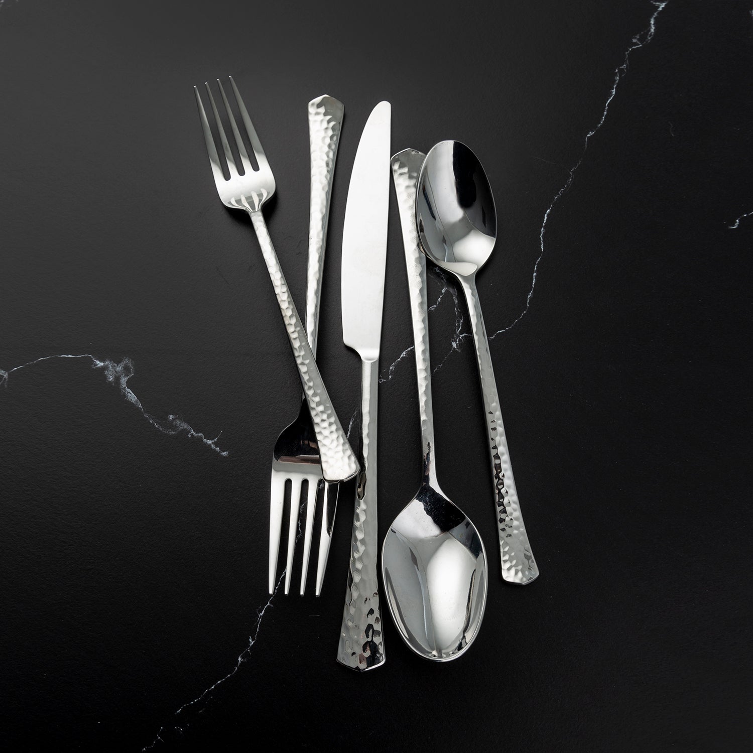 Reagan Mirror Hammered 20 Piece Flatware Set - Image 2